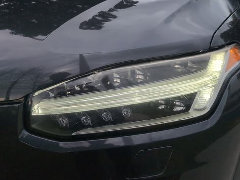 Used 2016 Volvo XC90 T6 Momentum w/ Momentum Plus Package image 6