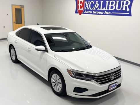 Used 2021 Volkswagen Passat 2.0T SE FWD image 40