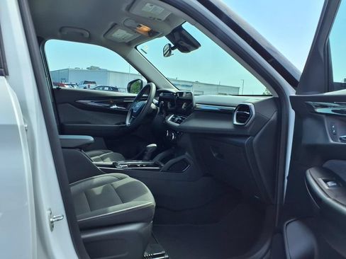Used 2025 Chevrolet TrailBlazer LT AWD/4WD image 22