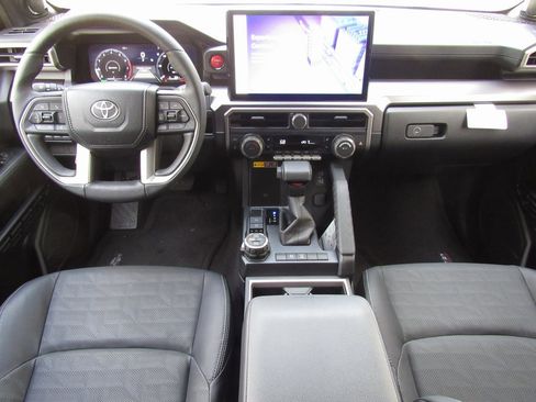 Certified 2025 Toyota 4Runner TRD Off-Road Premium image 34