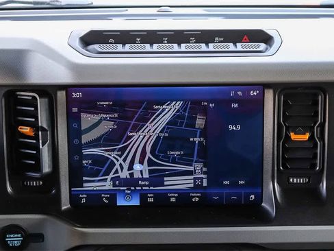 Used 2021 Ford Bronco Badlands image 15