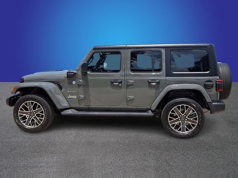 Used 2023 Jeep Wrangler Unlimited Sahara w/ Cold Weather Group AWD/4WD image 7