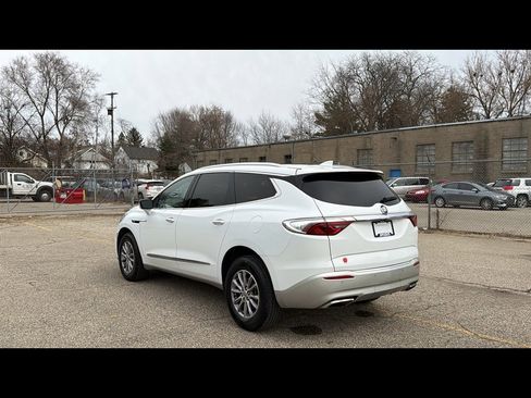 Used 2023 Buick Enclave Essence FWD image 4