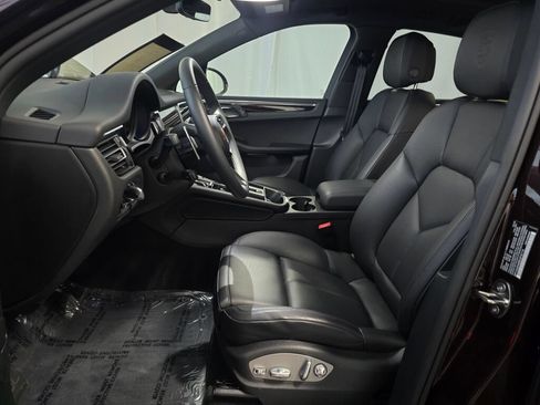 Certified 2025 Porsche Macan AWD/4WD image 14