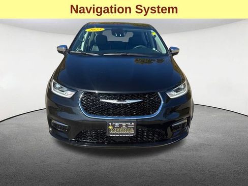 Used 2023 Chrysler Pacifica Limited image 4