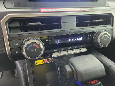 Certified 2025 Toyota 4Runner TRD Off-Road AWD/4WD image 30
