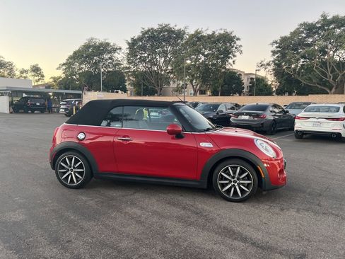 Used 2017 MINI Cooper S image 3