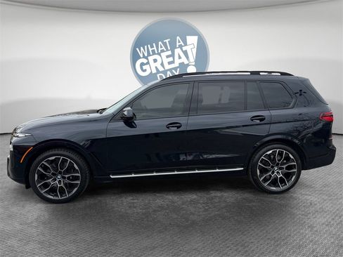 Used 2025 BMW X7 xDrive40i w/ M Sport Package image 7