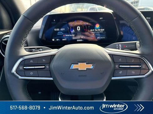 Used 2025 Chevrolet Equinox LT image 24