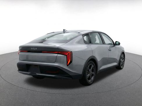 Used 2025 Kia K4 FWD image 9