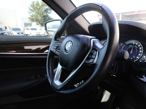 Used 2019 BMW 530e w/ Convenience Package RWD image 14