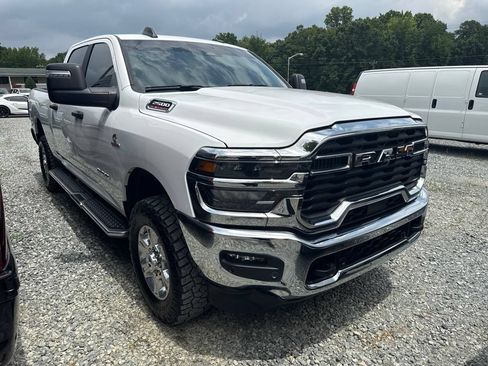 Used 2025 RAM 2500 Big Horn AWD/4WD image 2