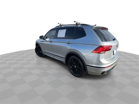 Used 2022 Volkswagen Tiguan SE R-Line image 6