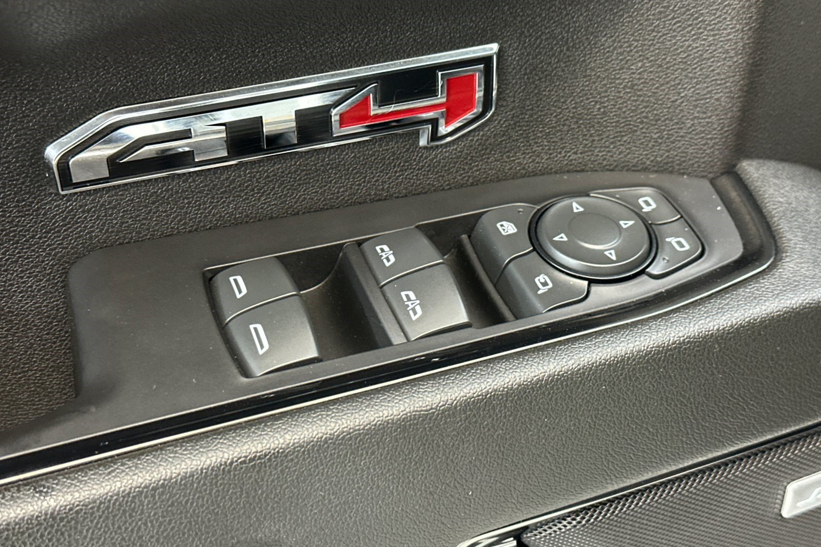 Used 2023 GMC Sierra 1500 AT4 w/ Technology Package AWD/4WD image 13
