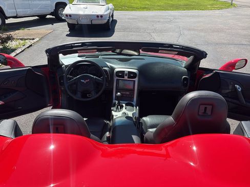 Used 2005 Chevrolet Corvette Convertible w/ Preferred Equipment Group RWD image 16