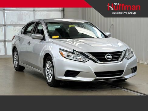 Used 2017 Nissan Altima 2.5 S w/ Power Driver Seat Package FWD image 1