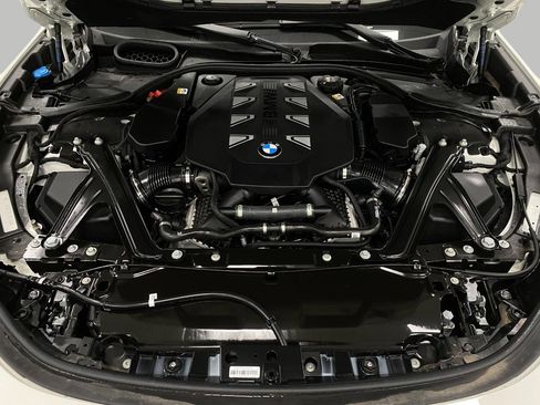 Certified 2025 BMW 760i xDrive w/ Executive Package image 11