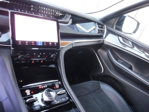 Used 2023 Jeep Grand Cherokee Trailhawk w/ Luxury Tech Group III image 35