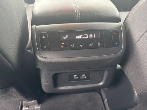 Used 2022 Nissan Pathfinder SV AWD/4WD image 20