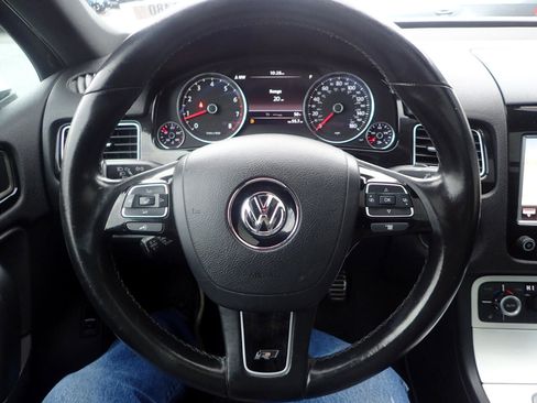 Used 2014 Volkswagen Touareg VR6 image 15