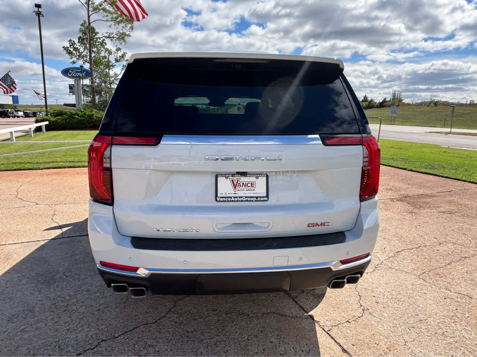 New 2027 GMC Yukon Denali w/ Sun & Power Step Package AWD/4WD image 6
