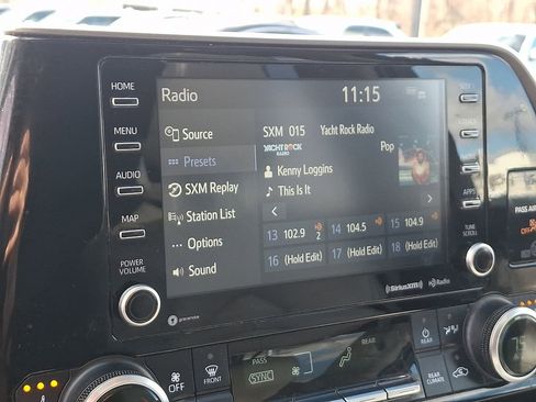 Used 2022 Toyota Highlander XLE image 20