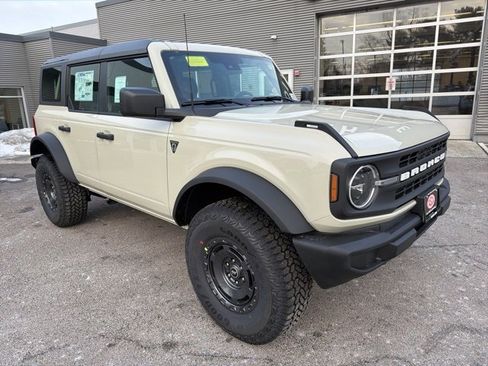 New 2025 Ford Bronco 4-Door w/ Sasquatch Package image 1