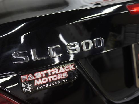 Used 2017 Mercedes-Benz SLC 300 image 38