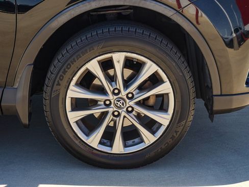 Used 2017 Toyota RAV4 Limited w/ Carpet Mat Package FWD image 11