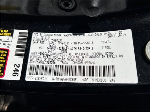 Used 2020 Toyota Tacoma SR5 AWD/4WD image 28