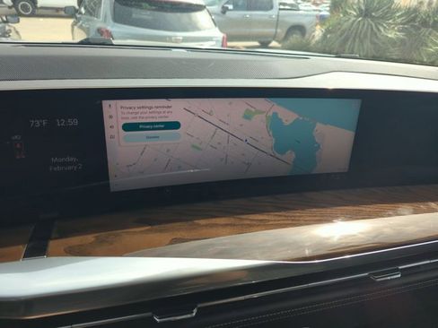 Certified 2025 Cadillac Escalade ESV Sport Platinum image 11