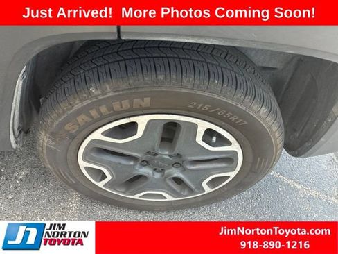Used 2016 Jeep Renegade Trailhawk AWD/4WD image 8