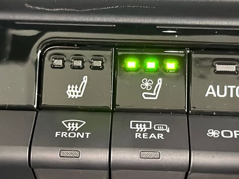 Used 2025 Toyota Crown Signia w/ Advanced Technology Package AWD/4WD image 32