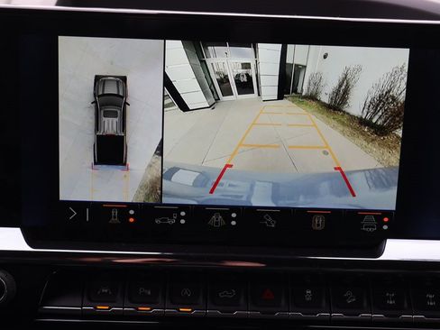 Used 2024 Chevrolet Silverado 1500 ZR2 w/ Technology Package image 28