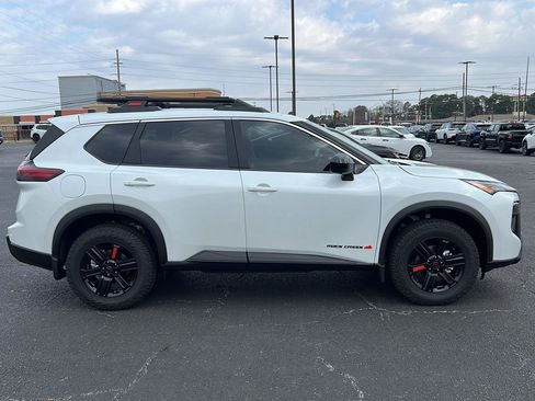 New 2026 Nissan Rogue SV image 4