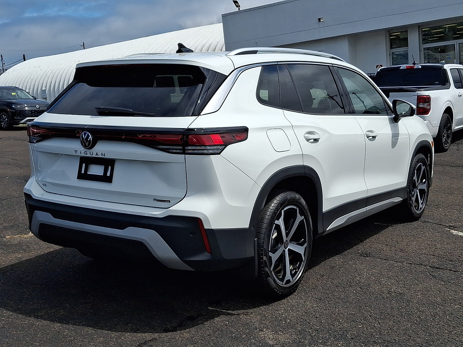 Certified 2026 Volkswagen Tiguan SE AWD/4WD image 7