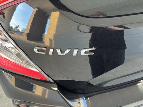 Used 2020 Honda Civic EX image 9