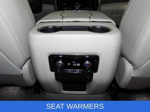 Used 2025 GMC Yukon Denali AWD/4WD image 13