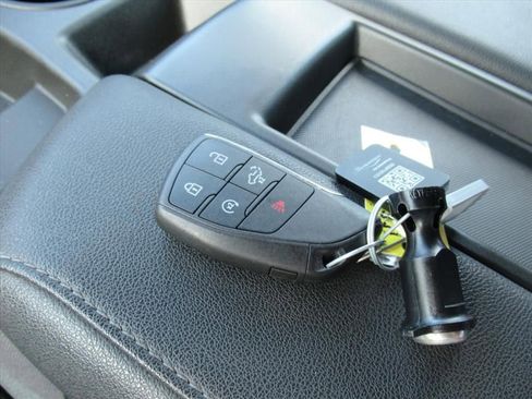 Used 2022 GMC Sierra 1500 Elevation image 30