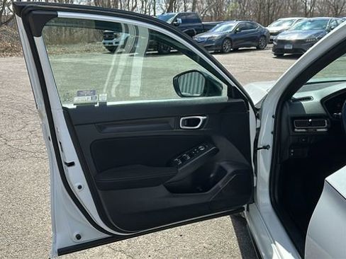 Used 2023 Honda Civic Sport image 8