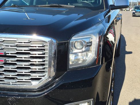Used 2018 GMC Yukon XL Denali w/ Denali Ultimate Package AWD/4WD image 10