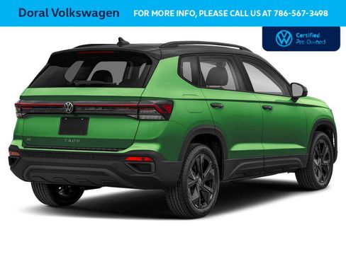 Used 2025 Volkswagen Taos SE AWD/4WD image 2