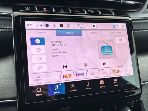 New 2025 Jeep Grand Cherokee L Limited w/ Luxury Tech Group II AWD/4WD image 31