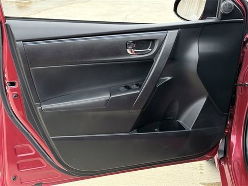 Used 2017 Toyota Corolla XSE image 21