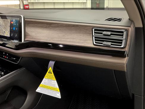 New 2025 Volkswagen Atlas SEL image 29