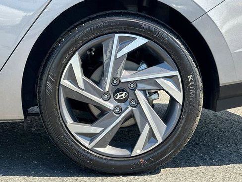 Certified 2025 Hyundai Elantra Sport image 26