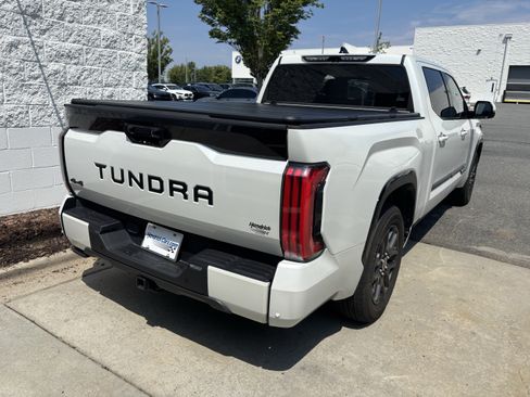 Used 2022 Toyota Tundra Platinum w/ Advanced Package AWD/4WD image 21