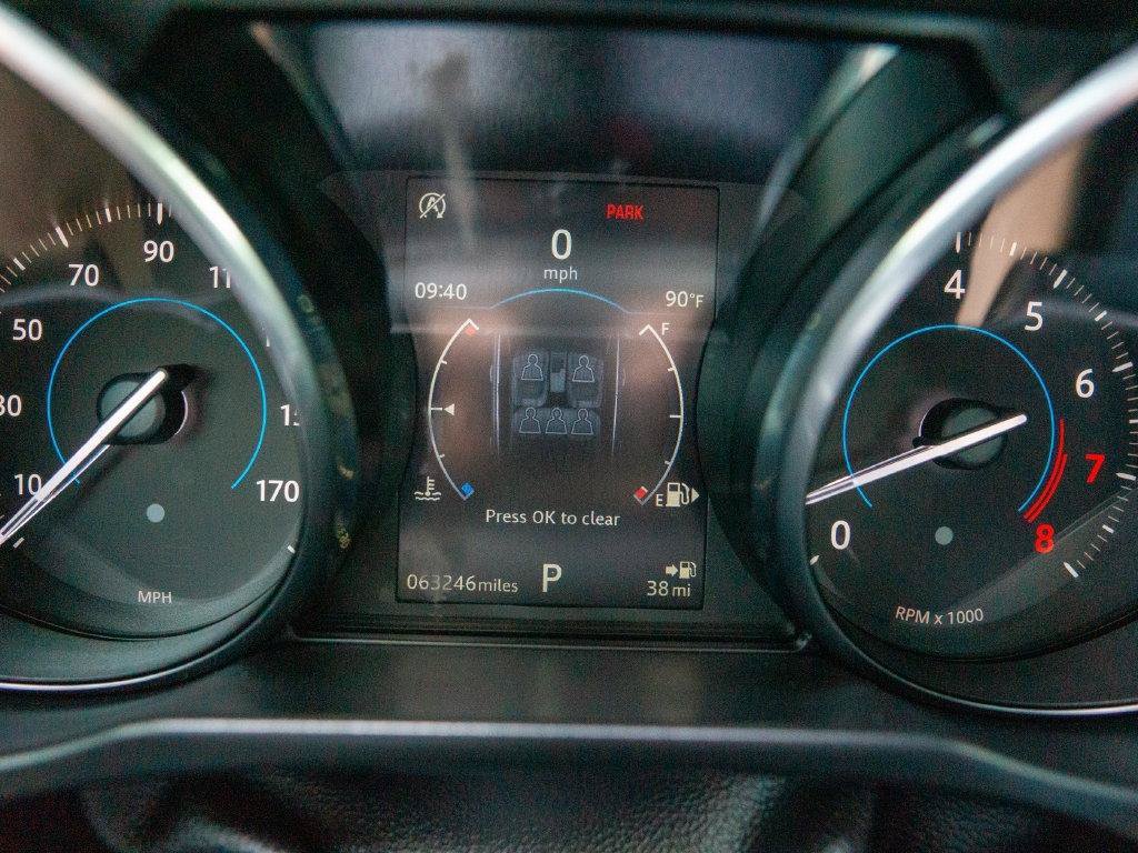 Used 2018 Jaguar XF S RWD image 22