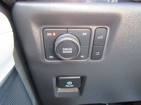 Used 2025 Ford Expedition Max Platinum w/ Driver's Package image 36