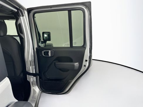 Used 2024 Jeep Wrangler Willys image 29